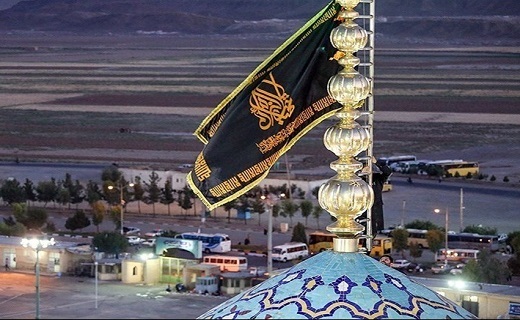 اهتزاز  پرچم عزا بر فراز گنبد حرم حضرت معصومه(س) و مسجد مقدس جمکران