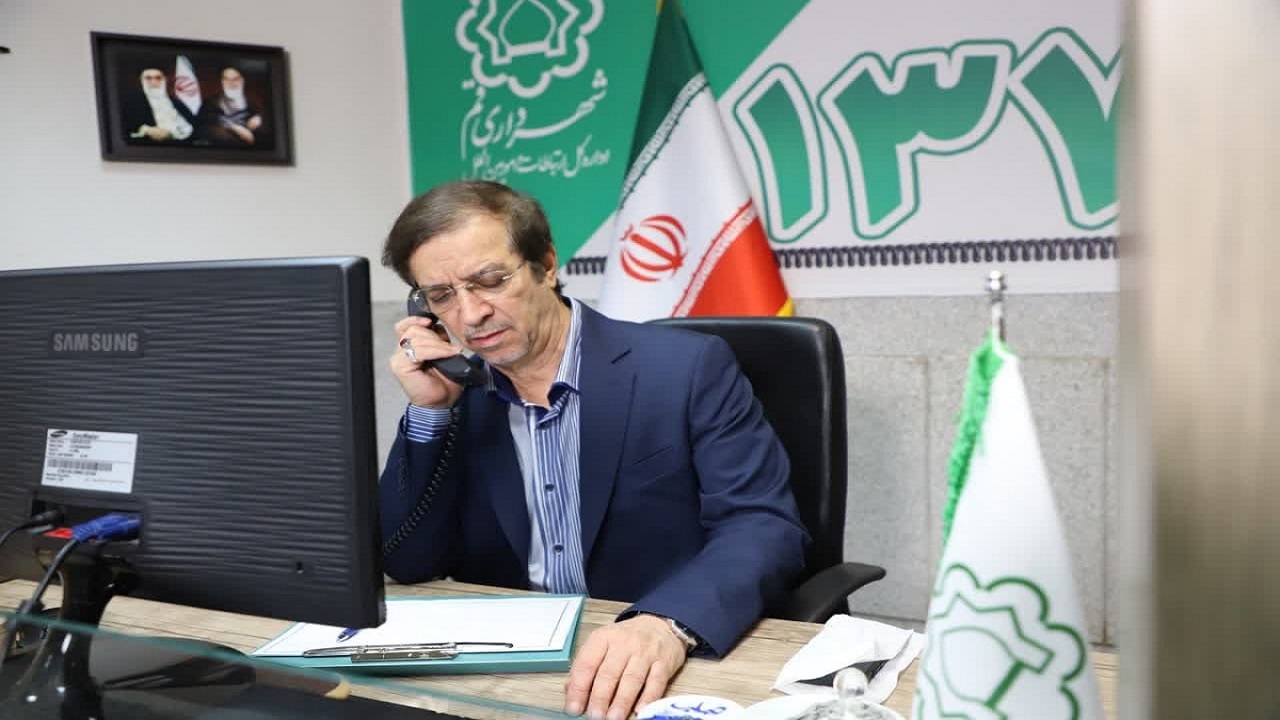 پاسخگویی بدون واسطه شهردار قم به تماس شهروندان در سامانه ۱۳۷