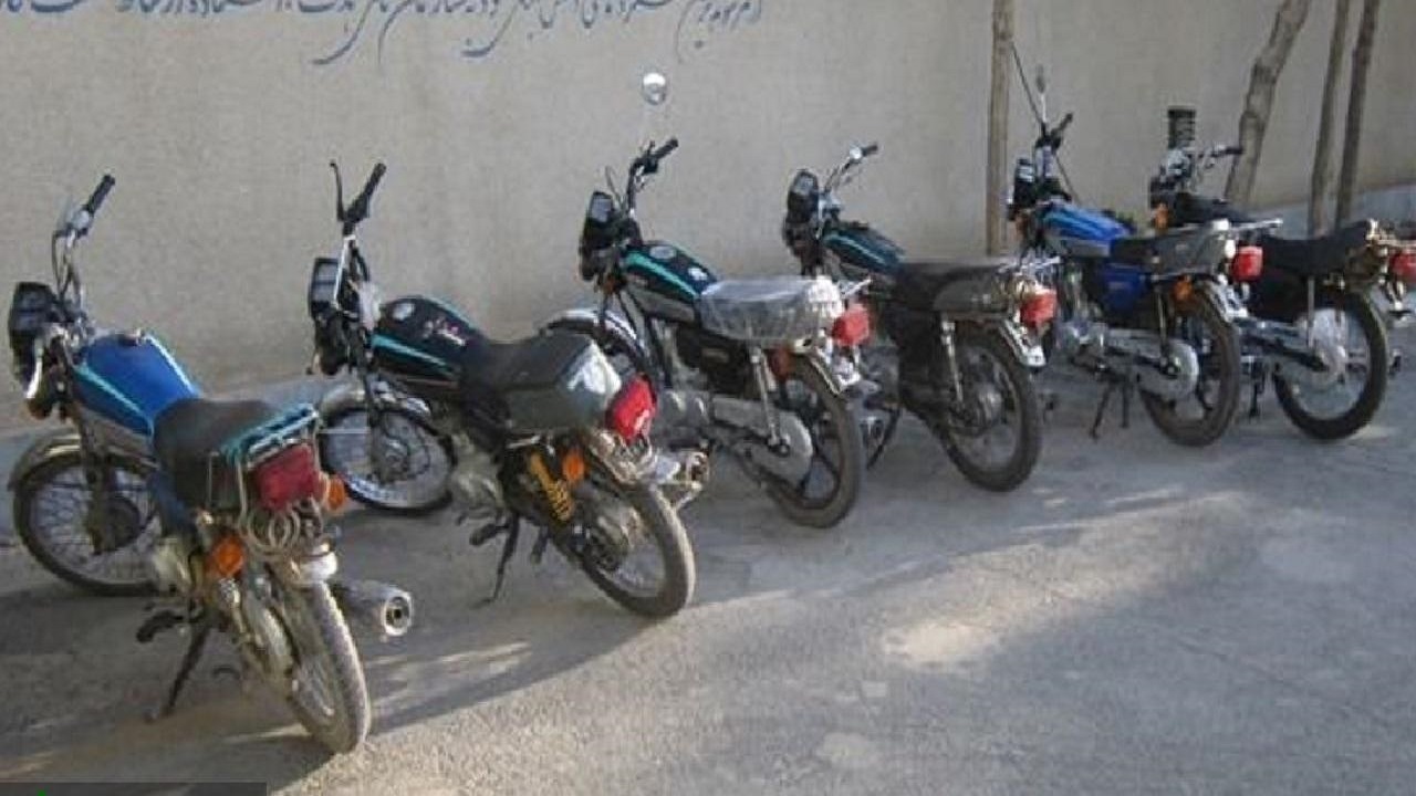 ۱۵ دستگاه خودرو و موتورسیکلت متخلف در اسفراین اعمال قانون شد