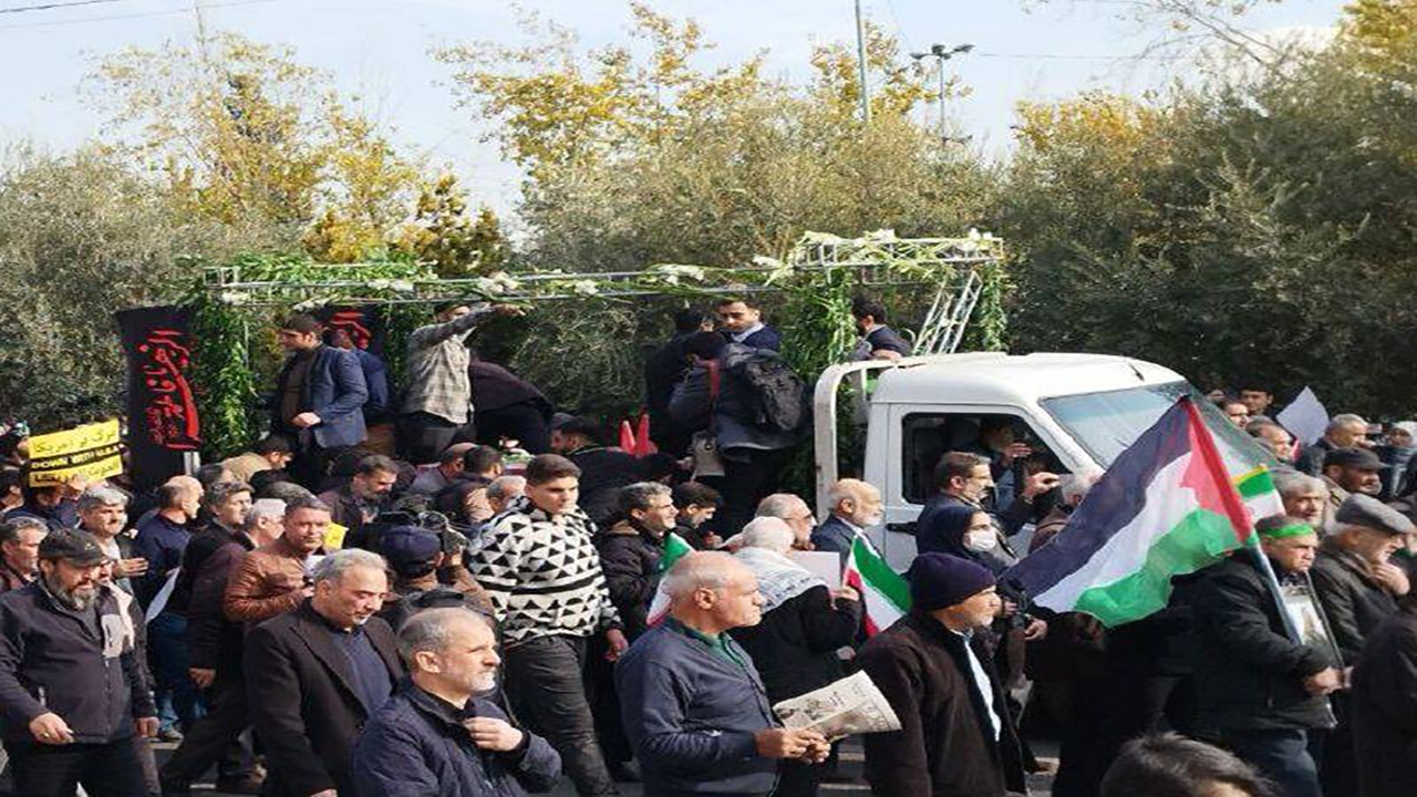 تظاهرات نمازگزاران تهرانی در محکومیت جنایت تروریستی در کرمان