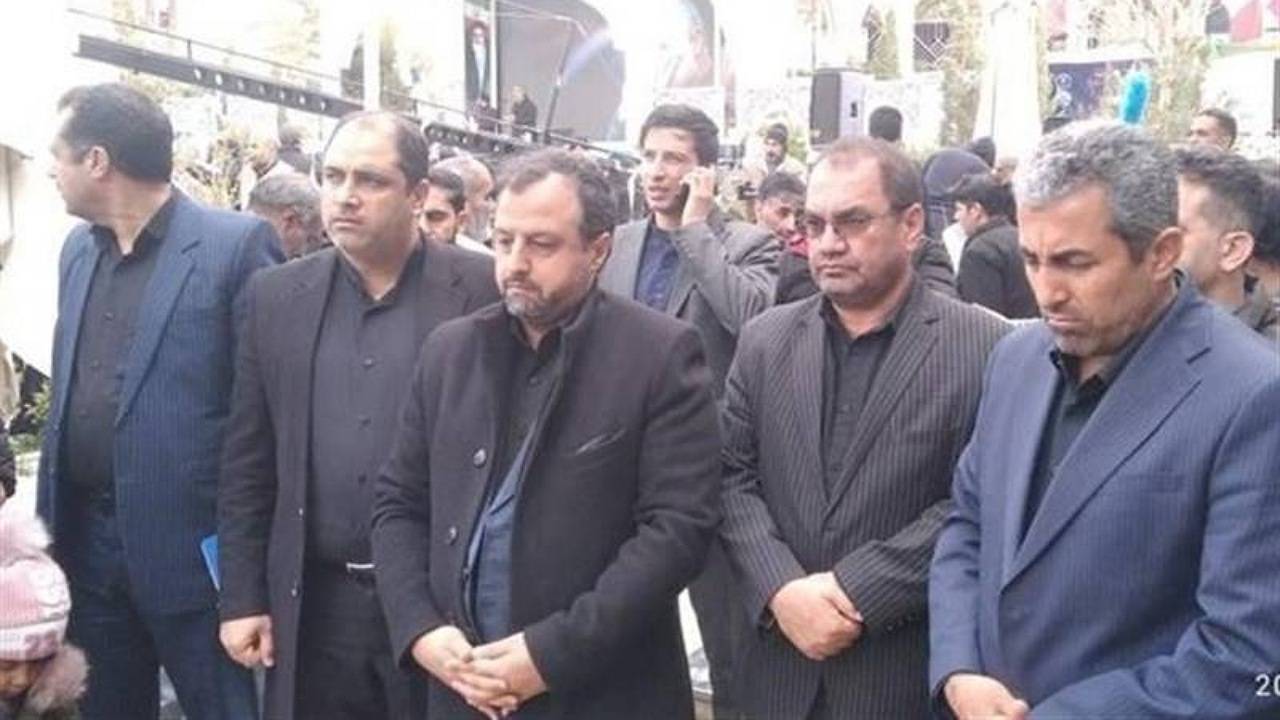 حضور وزیر اقتصاد در محل گلزار شهدای کرمان