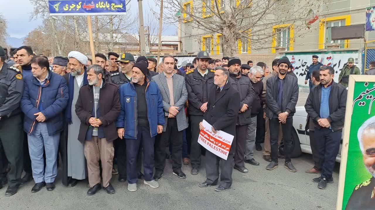 شعار مرگ بر اسرائیل و مرگ بر آمریکا در خوی طنین انداز شد