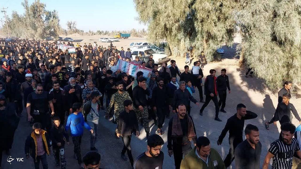 تشییع و تدفین پیکر یک مادر شهید و دو دخترش در روستای همت آباد شهداد + فیلم و عکس
