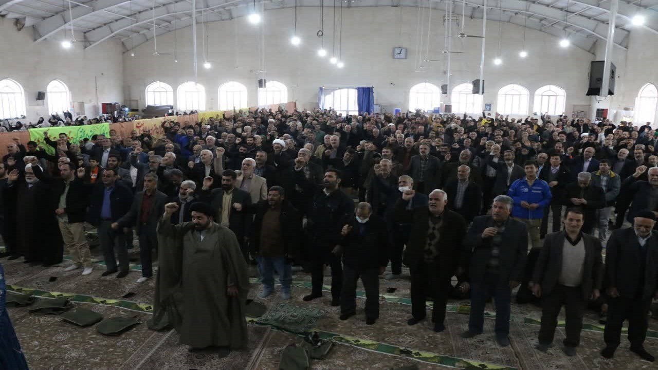 اعلام انزجار نمازگزاران محمدشهر کرج از حادثه تروریستی کرمان + تصاویر