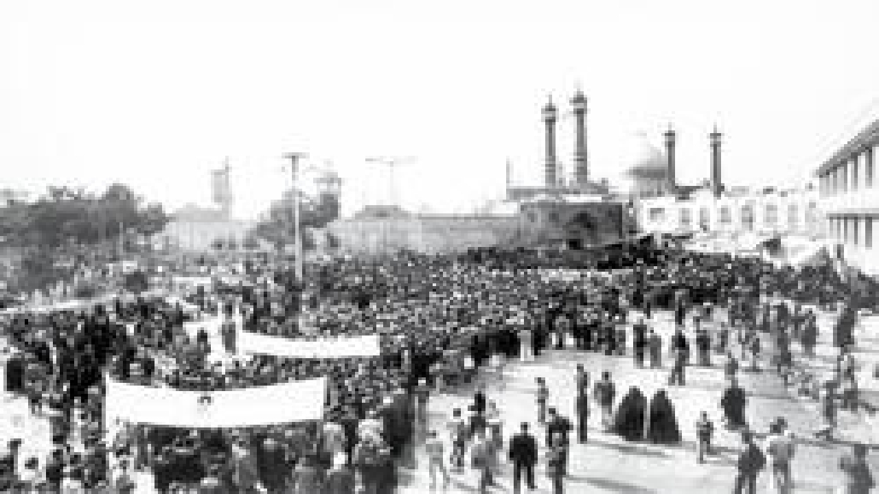 روزی که مردم قم به رهبر و مرجع خویش ادای دین کردند