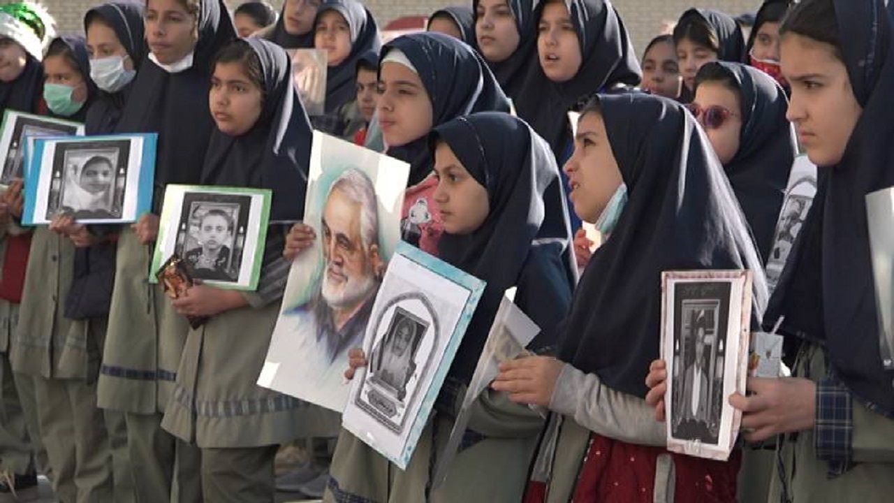 بزرگداشت دانش آموزان شهید کرمان در مدارس سمنان