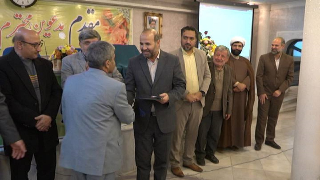 تجلیل از پژوهشگر برتر فرهنگ استان سمنان