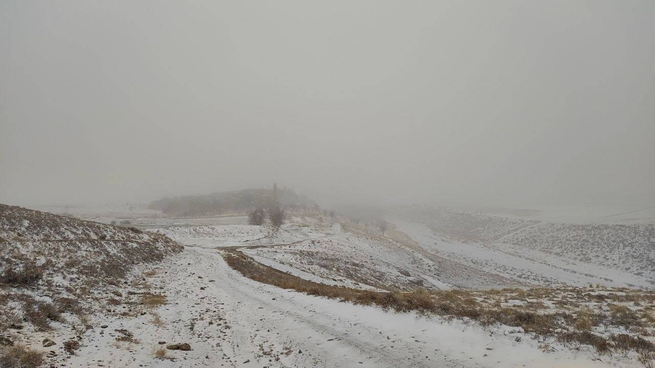 بارش برف چهره روستای تو آباد را زمستانی کرد