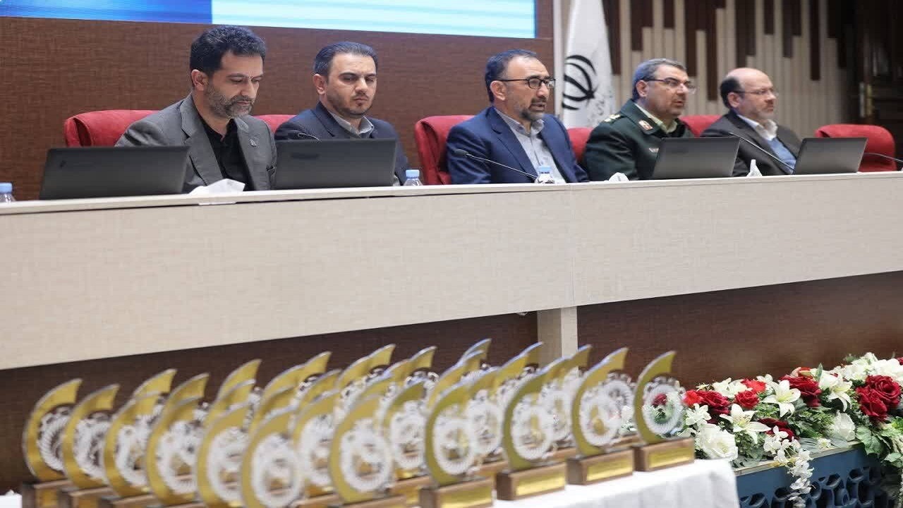 برگزیدگان هفته پژوهش و فناوری خراسان رضوی تقدیر شدند