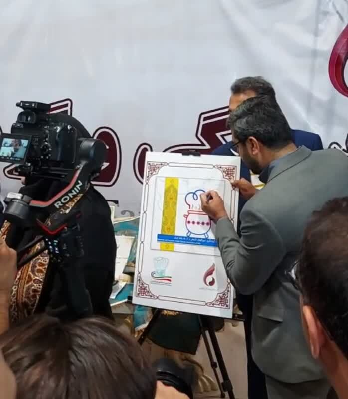 رونمایی از ۵ اثر شاخص گردشگری در نمایشگاه پارس/ اتحاد اقوام ایرانی در فارس