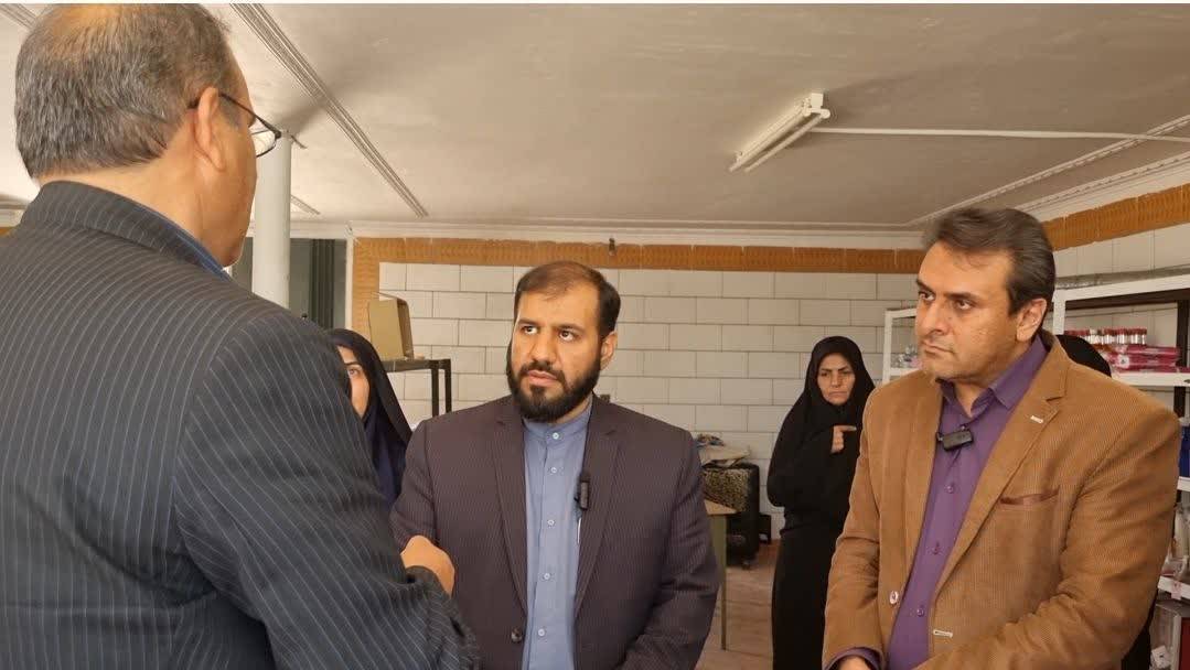 بانک‌ها در پرداخت وام‌ها به قانون عمل کنند