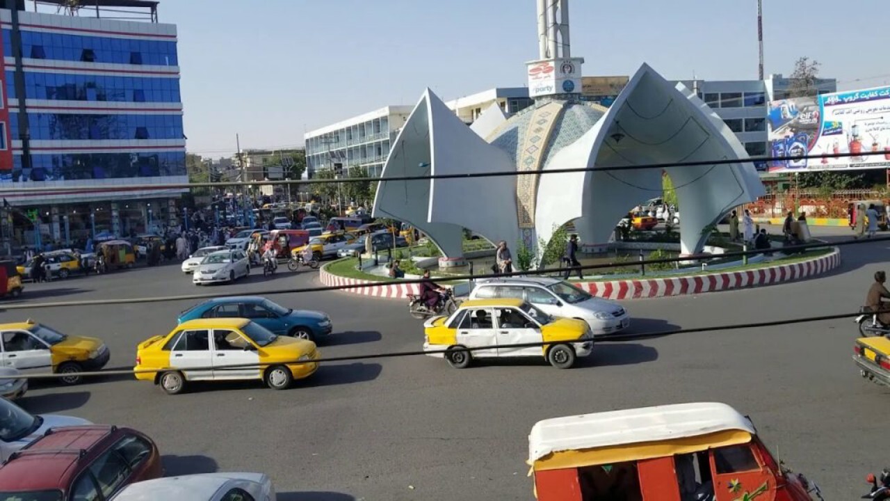 ۹ کشته و زخمی بر اثر حادثه ترافیکی در افغانستان