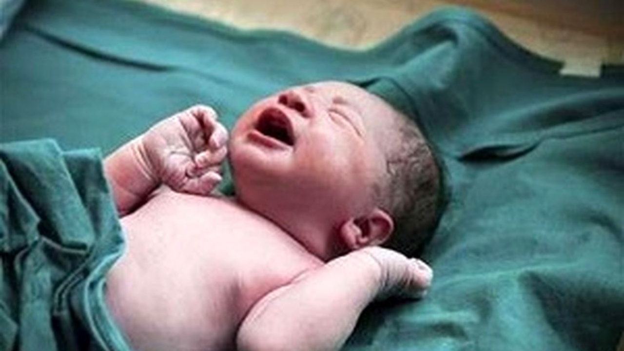 تولد یک نوزاد اروندکناری در خانه
