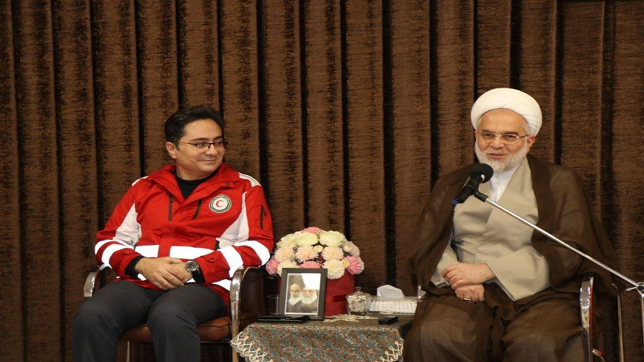 بانوان در عرصه‌های مختلف درس ایثار و شهامت را نشان دادند