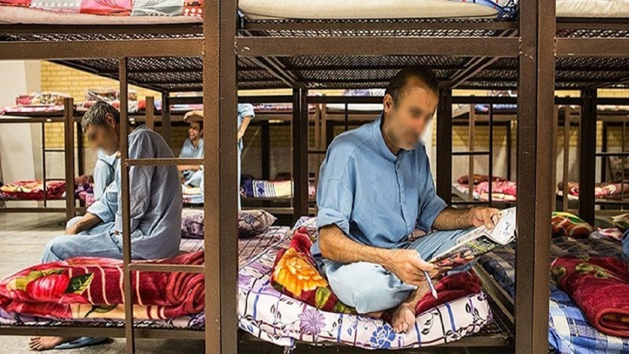 معتادان تا زمان ترک کامل مواد باید در اردوگاه‌های ترک اعتیاد تحت نظر باشند
