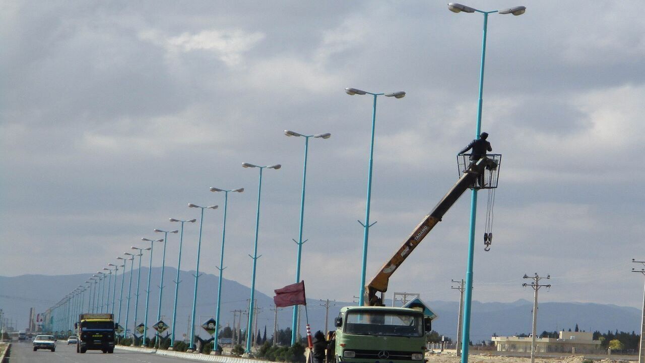 روشنایی ۳۸ کیلومتر راه و تونل در جاده‌های ایلام تامین شد