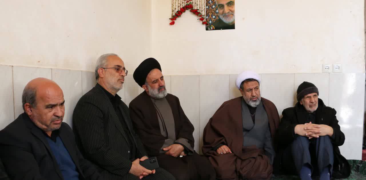 ابلاغ پیام تسلیت رهبر به خانواده شهدای حادثه تروریستی کرمان&nbsp;