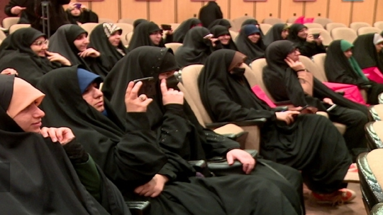 همایش همسران همساز در قم برگزار شد