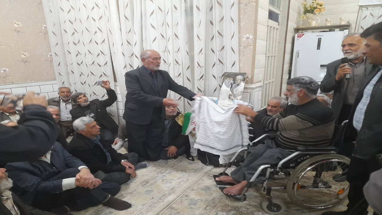 مراسم رونمایی از کتاب خاطرات برادر رزمنده در آران و بیدگل + تصاویر