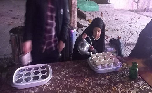 پذیرایی از مزدم در جوار شهدای گمنام