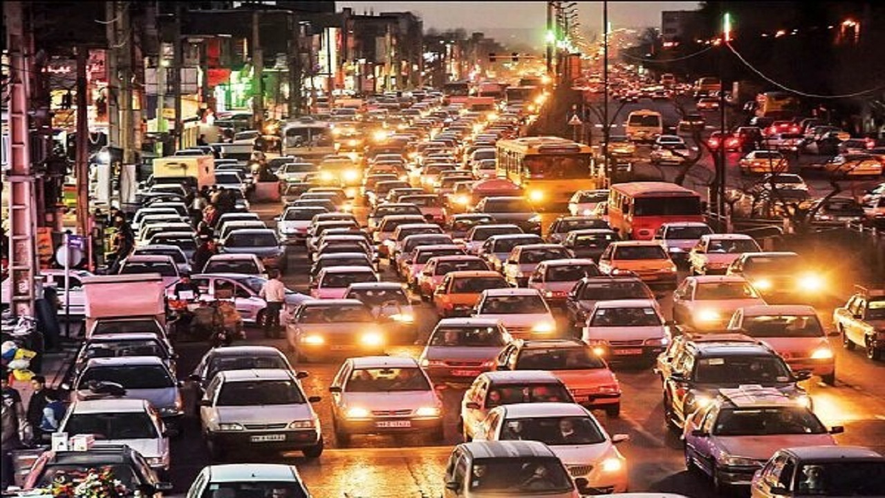 رانندگان در انتظار رفع معضل ترافیک در محدوده سه راه افسریه شهر تهران