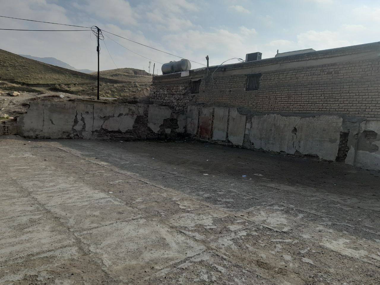 دیوارهای نامناسب مدرسه