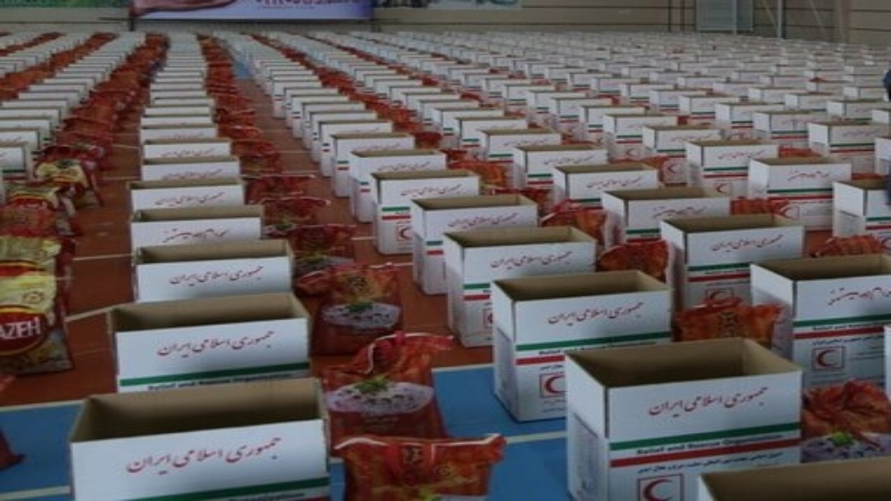 توزیع بسته‌های معیشتی میان مهاجرین افغانستانی خراسان جنوبی