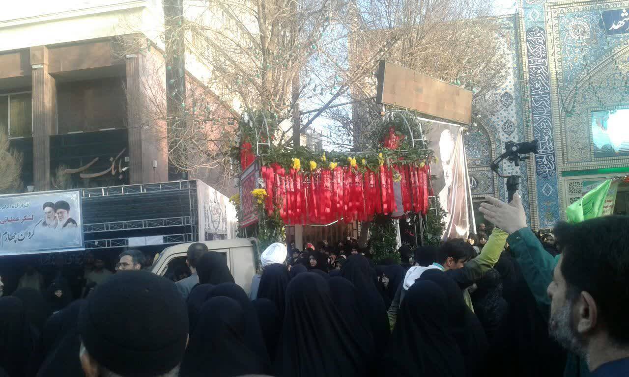 تشییع پیکر شهیده فاطمه دهقانی در کرمان + فیلم
