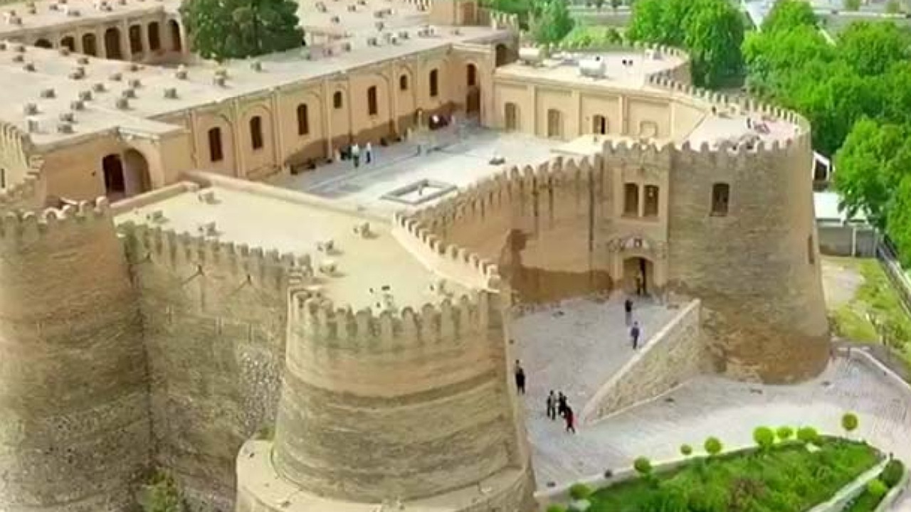 نمای هوایی زیبا از قلعه فلک الافلاک در لرستان