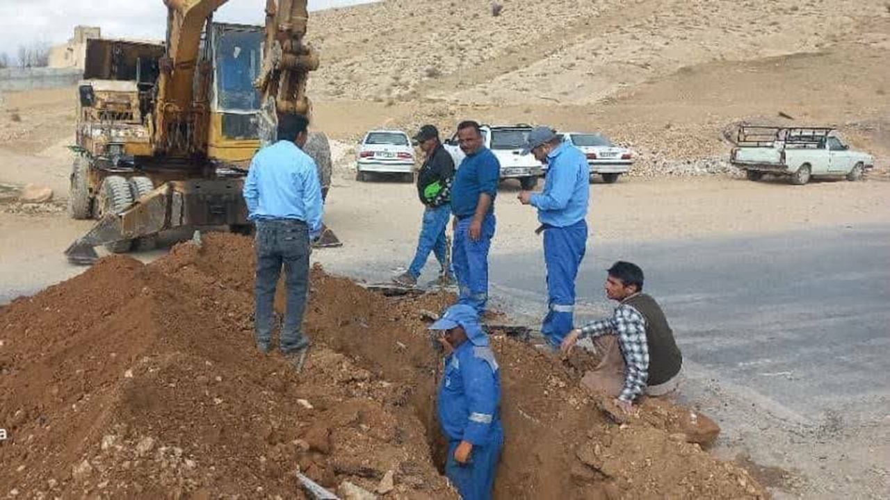 اجرای عملیات انتقال آب به روستا‌های کم برخوردار در شیراز