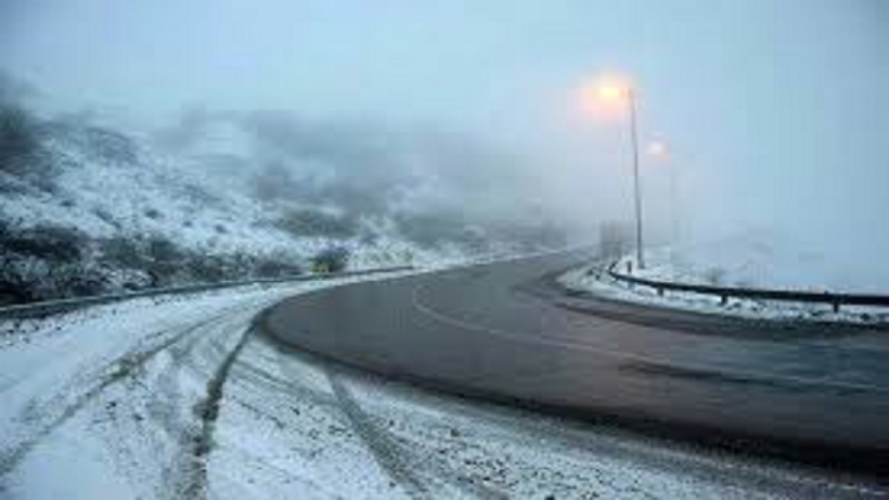 بارش برف در چهار گردنه استان همدان