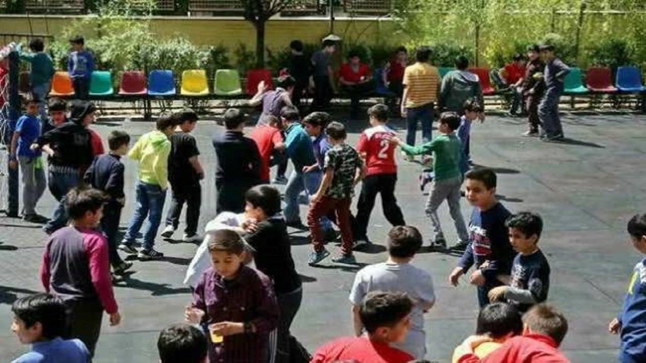 مجروح شدن معلم و دانش آموز به ضرب چاقو در رشت
