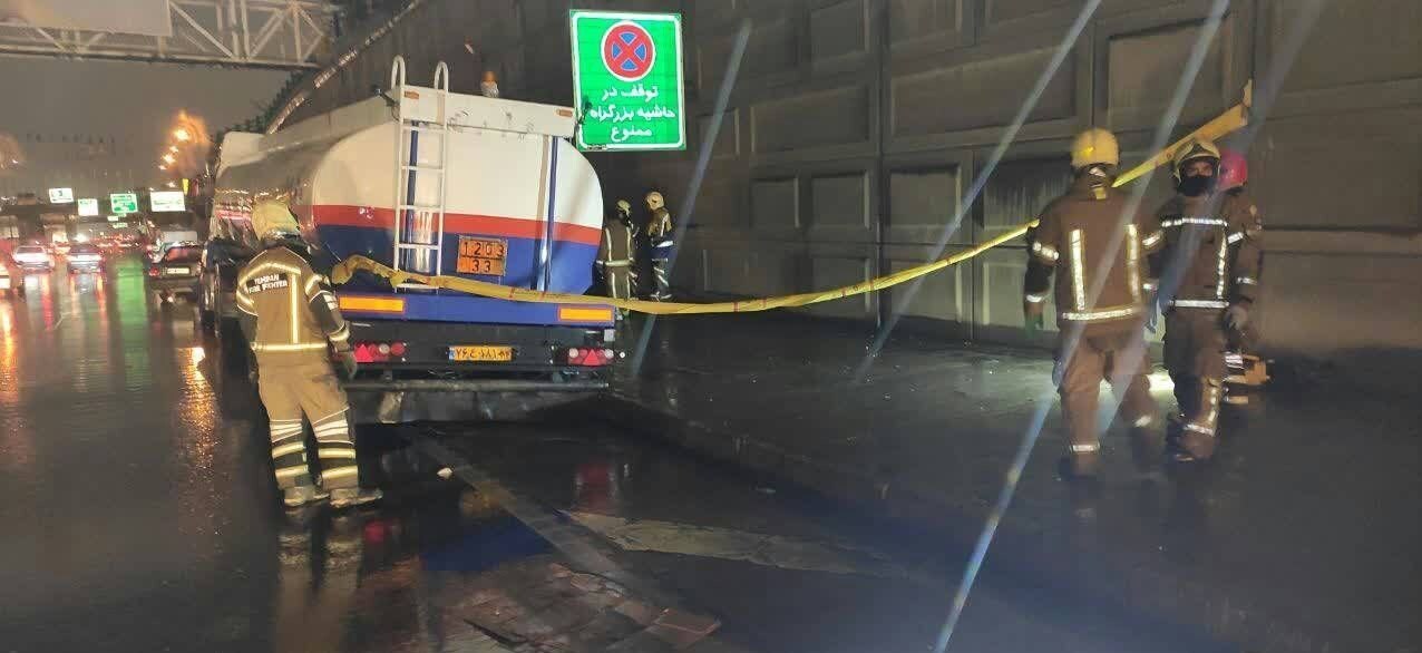 برخورد تانکر سوخت با ۵ دستگاه خودرو