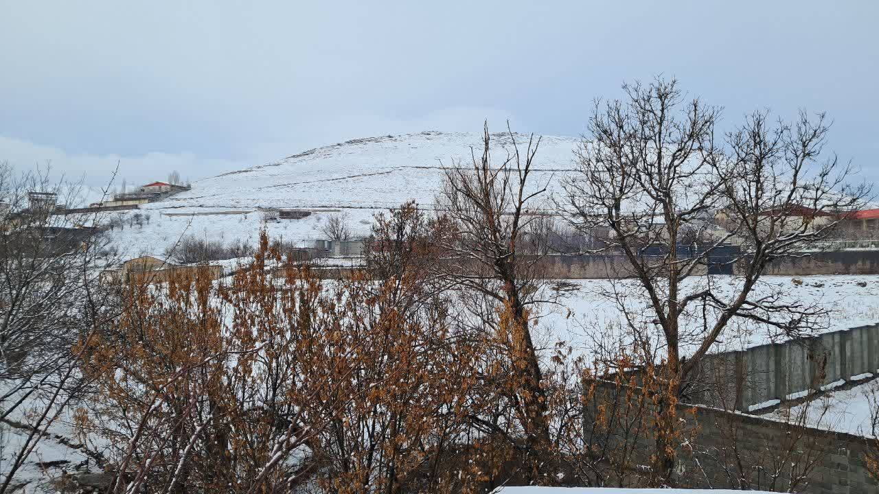 خودنمایی فصل زمستان با بارش برف در روستای بیدک دماوند + تصاویر