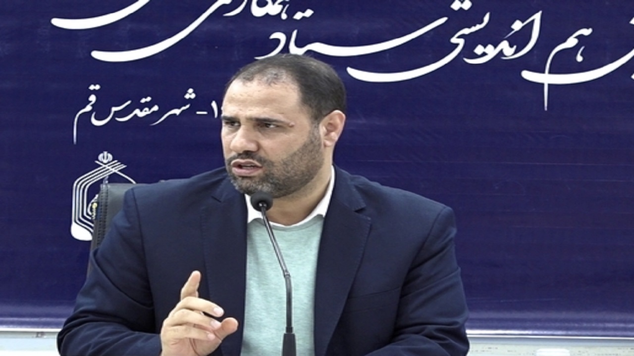 آموزش و پرورش وسط میدان نشر معارف اسلامی است