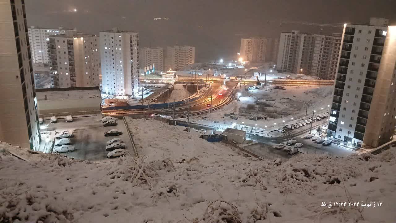 خودنمایی ش برف زمستان در پردیس با بارش برف