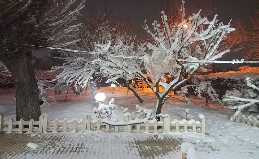 بارش برف در مهرشهر کرج