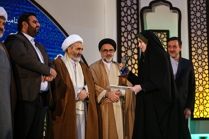 اختتامیه مسابقات معارفی قرآن کریم در قم اختتامیه مسابقات معارفی قرآن کریم در قم