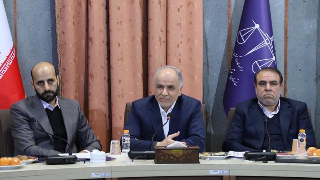 نظارت بر بازار بسیار اهمیت دارد و نباید از آن غفلت شود