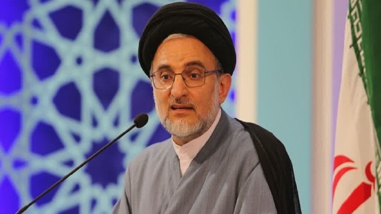 باید در کوی و برزن ما پرچم قرآن برافراشته شود