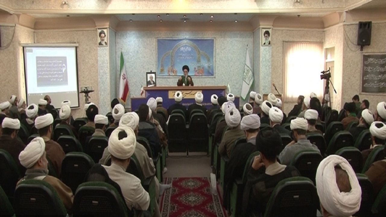 همایش تخصصی امامان جماعت مدارس قم برگزار شد