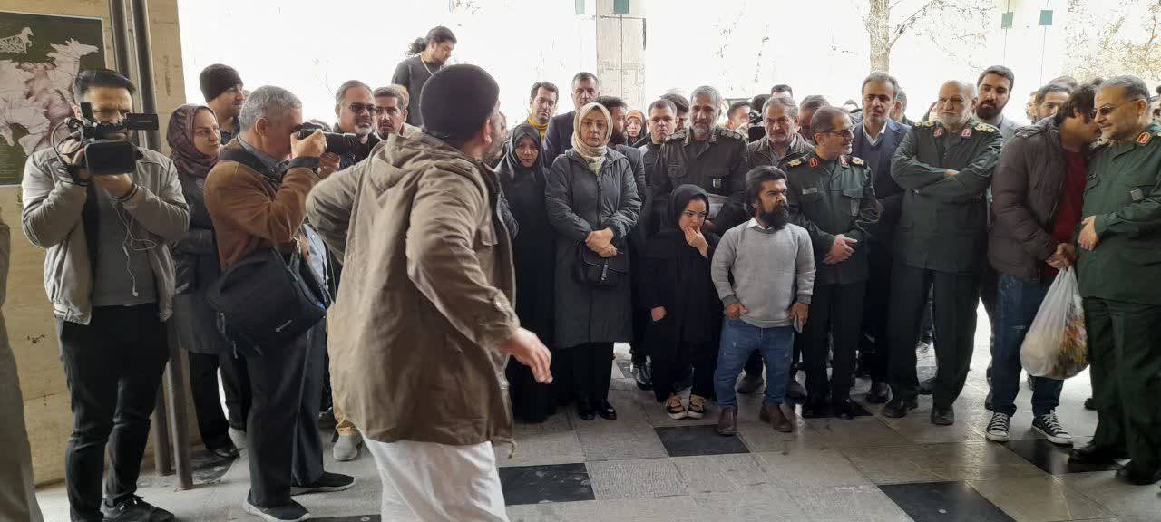 نمایش خیابانی
