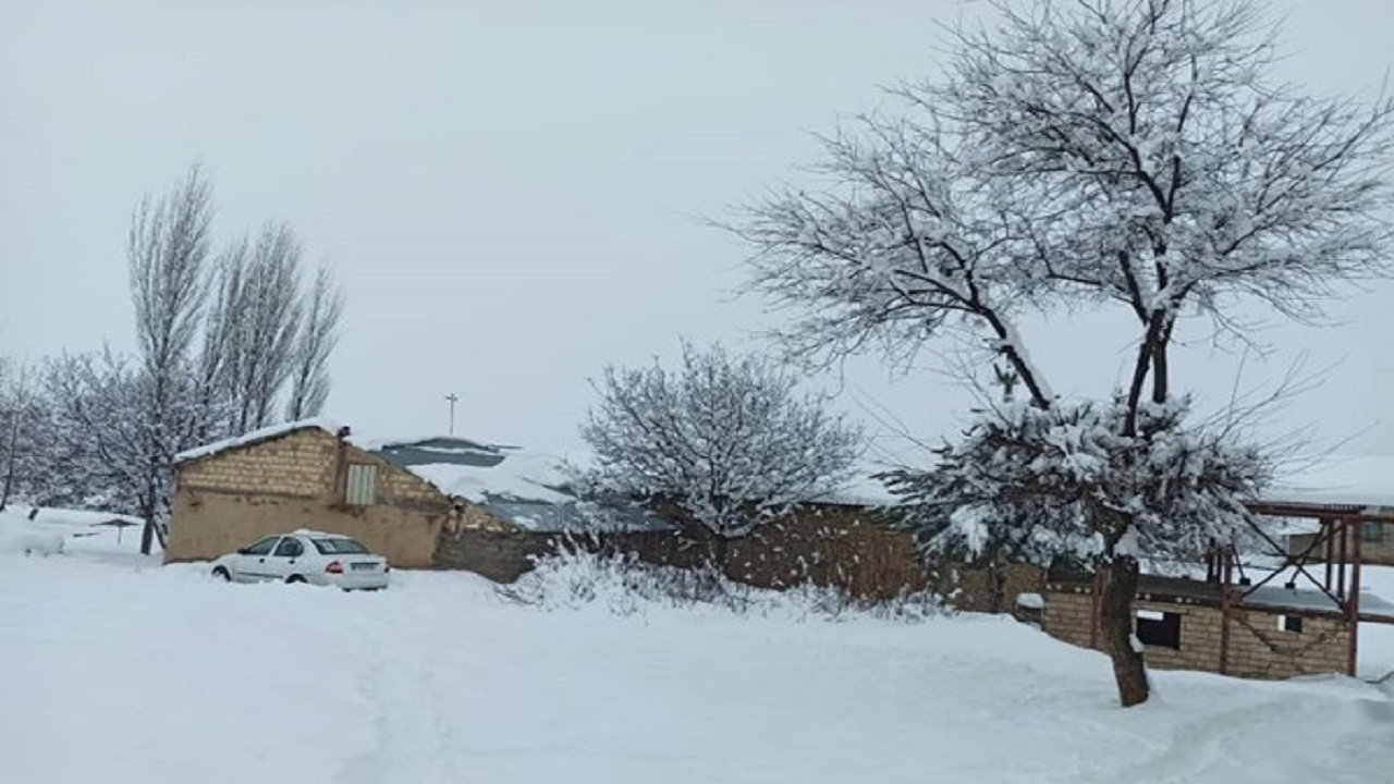 برف ۶۰ سانتی متری سیلوانا مانع حضور برخی از کارمندان در محل خدمت نشد + تصویر