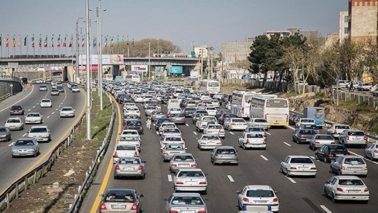معضل ترافیک فقط با اعمال قانون حل نمی‌شود