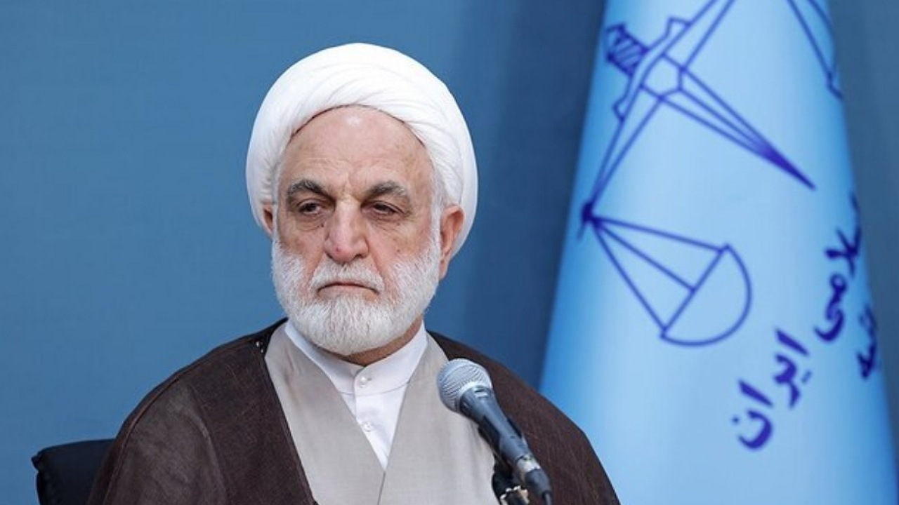 فرار طاغوت از کشور ما یک عبرت تاریخی است/ اجرای قانون حمایت از گزارشگران فساد
