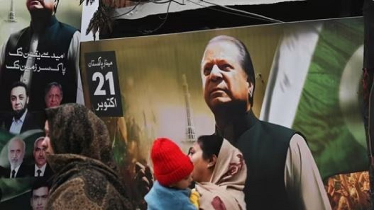 انتخابات پاکستان: با وجود غیبت نواز شریف و عمران خان زندانی، ستاد‌های انتخاباتی راه اندازی شد