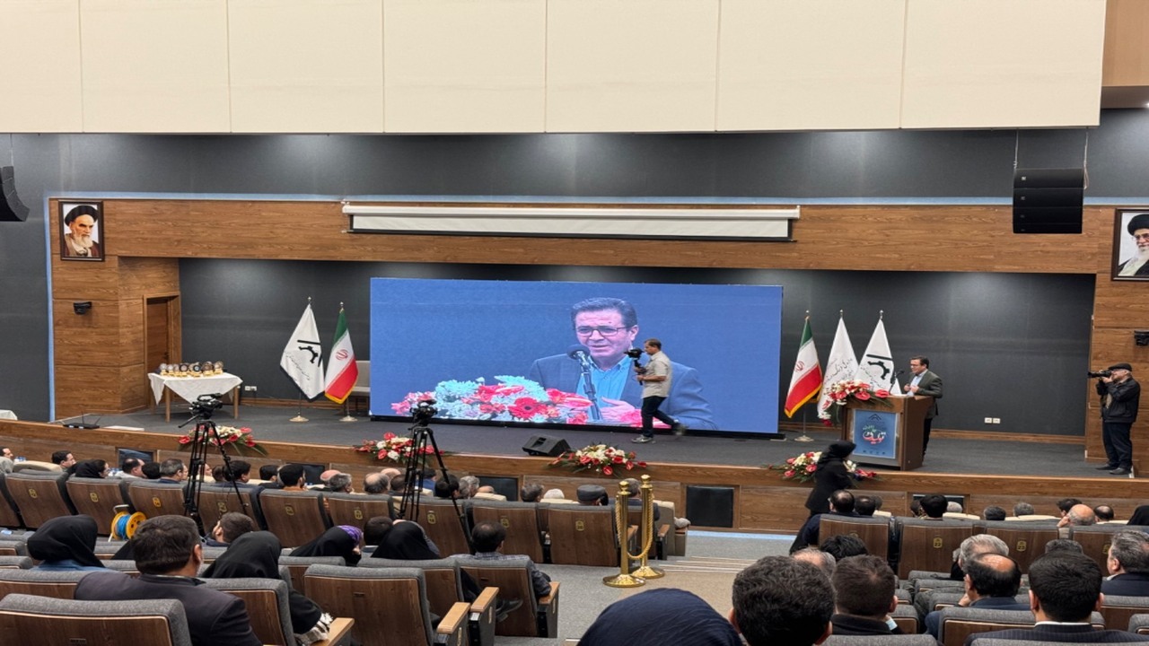 معرفی برندگان ششمین جشنواره تولید ملی و رسانه خراسان رضوی/ درخشش عکاس باشگاه خبرنگاران جوان
