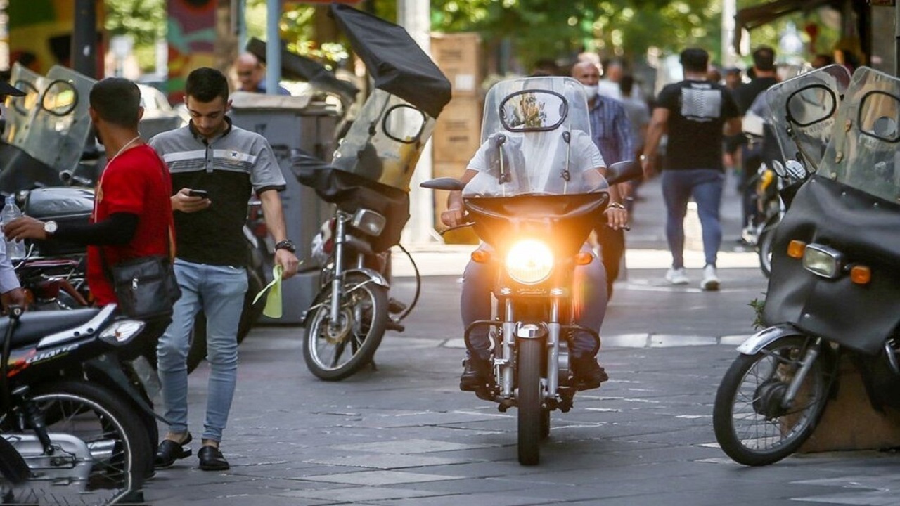 پیاده‌رو‌های شهر ایمن‌سازی می‌شود/  باید در برخی معابر خط ویژه موتورسیکلت ایجاد کنیم