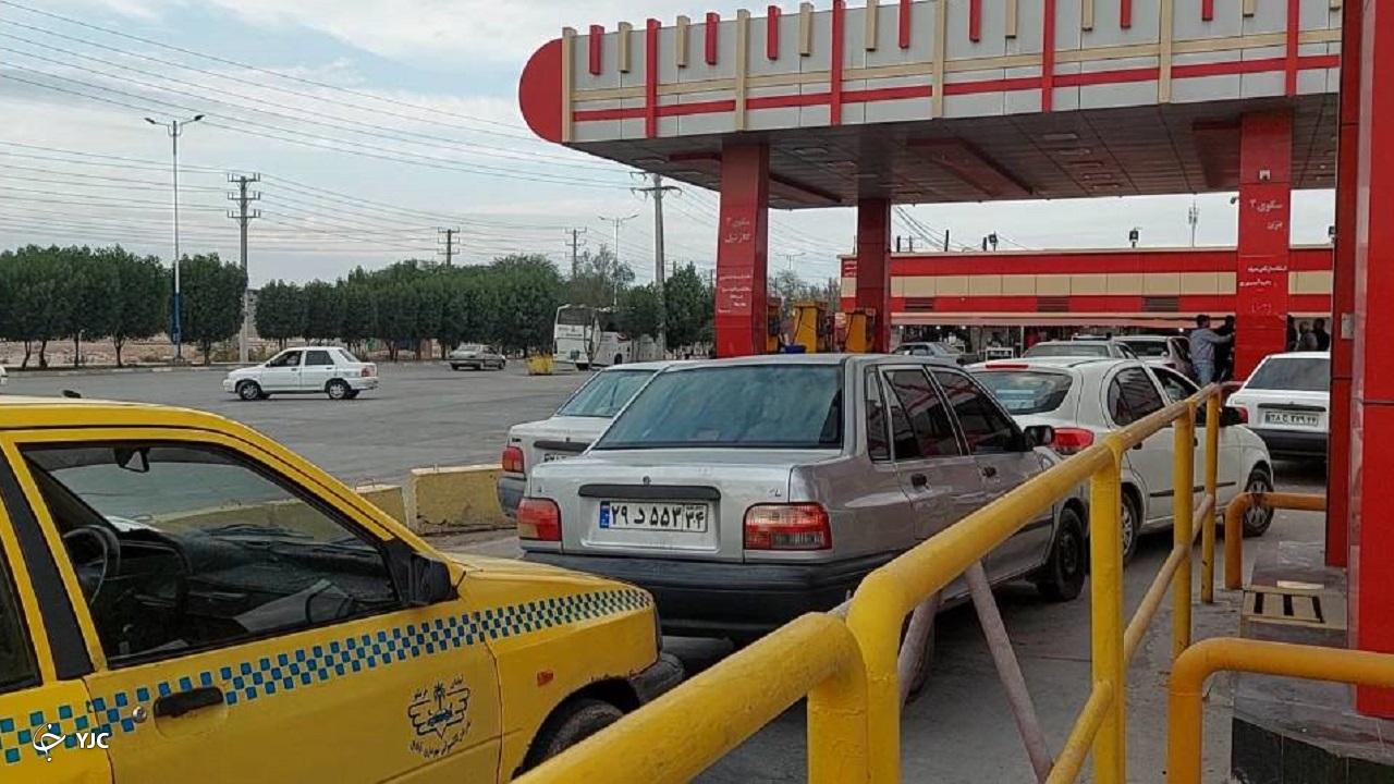 شهروندان برای دریافت سوخت آزاد نیازی به کارت جایگاه ها ندارند