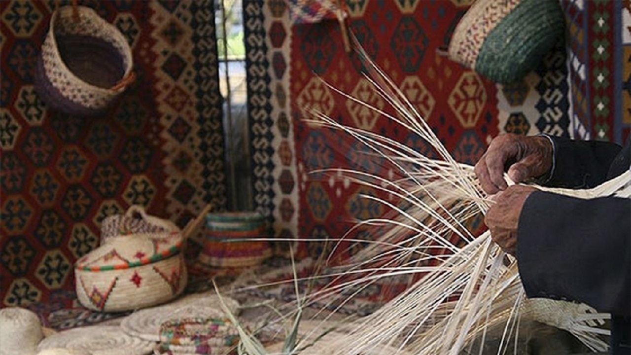 گلایه هنرمندان صنایع دستی از تاخیر در پرداخت تسهیلات خود اشتغالی